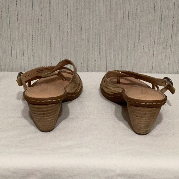 “Born” Women Leather Thong Sandal Heels. - Picture 2 of 7